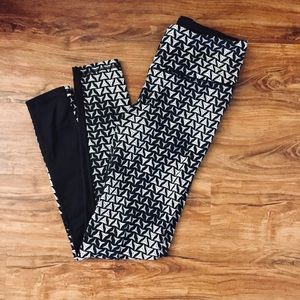 Victoria’s Secret Black and White Legging S/P